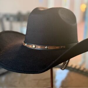 Black cowboy hat
